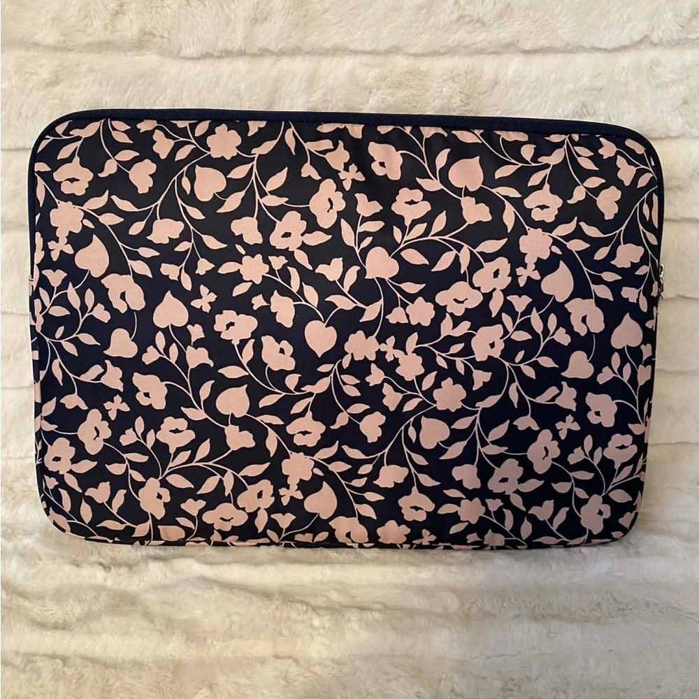 ‼️Flash SALE‼️Like New Kate Spade Laptop Case